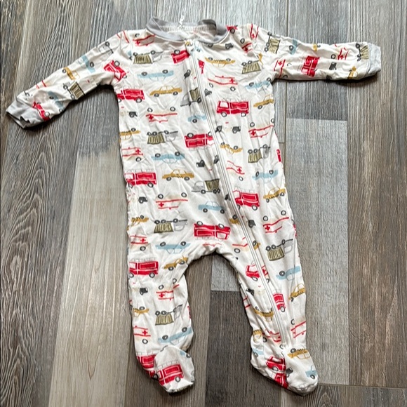 Milkberry Other - Milkberry Footie with Vehicle Print Size 0-3 Months